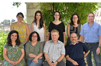 חברי קבוצת המחקר העבר בעבר